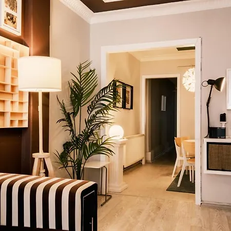 Charming Flat Next To Metro & Nisantasi In Sisli Apartment